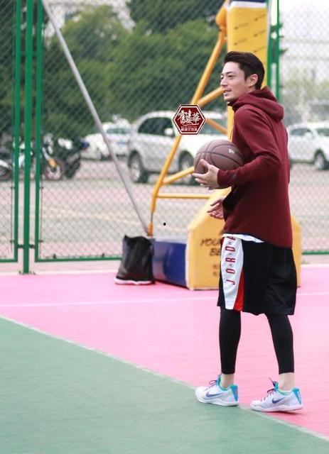打篮球的娱乐明星网红,娱乐网红的篮球盛宴