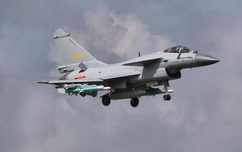 中国歼10最新爆料是谁,神秘研发团队打造尖端战鹰”