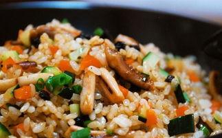 有人爆料阿华炒饭视频是真的吗,网友热议真相揭晓