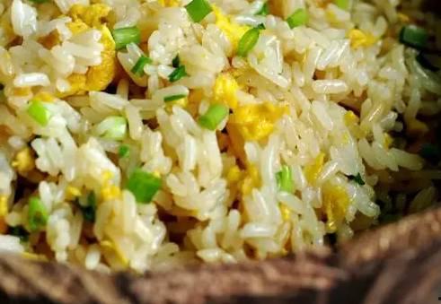 有人爆料阿华炒饭视频是真的吗,网友热议真相揭晓